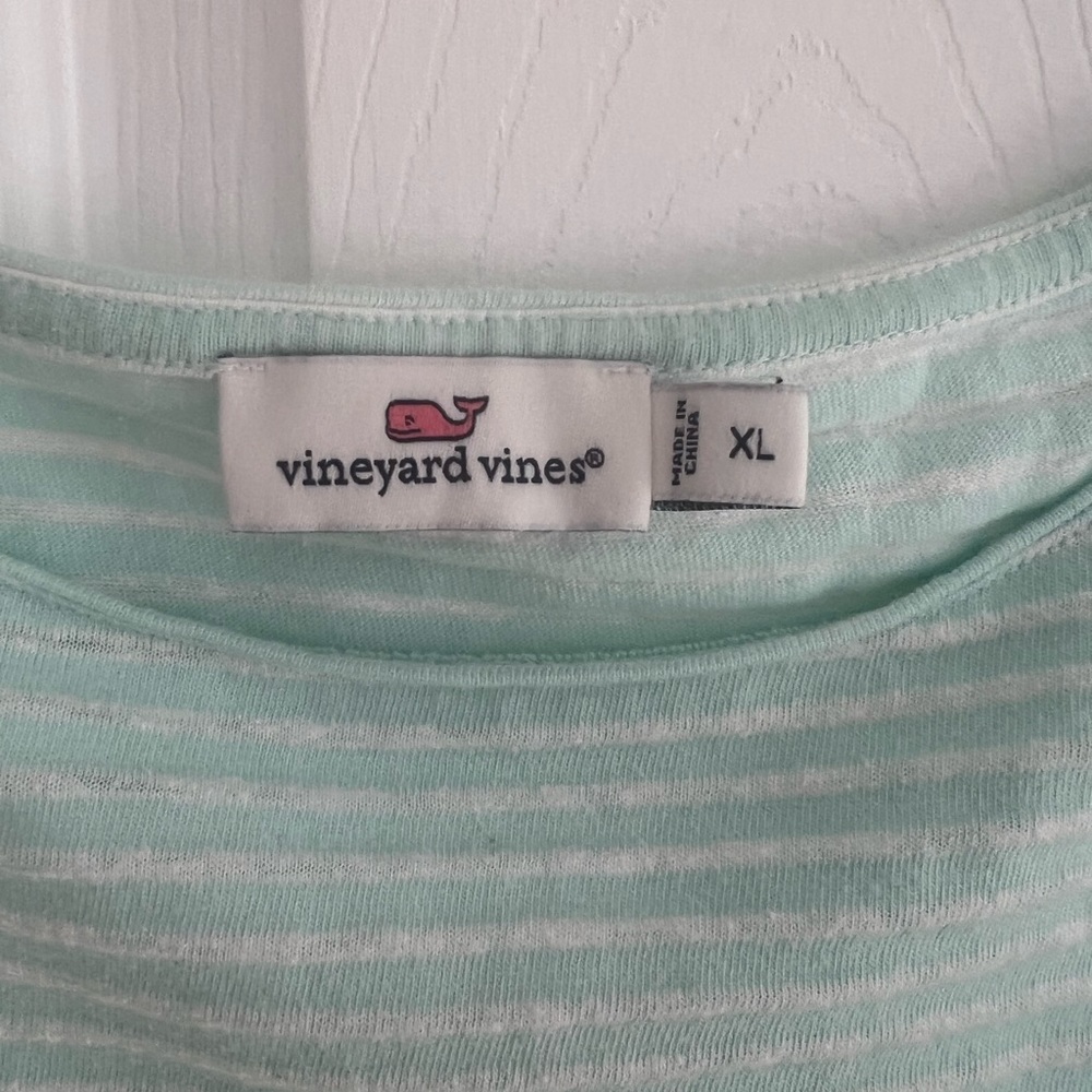 Vineyard Vines women’s long sleeve shirt - Picture 2 of 3